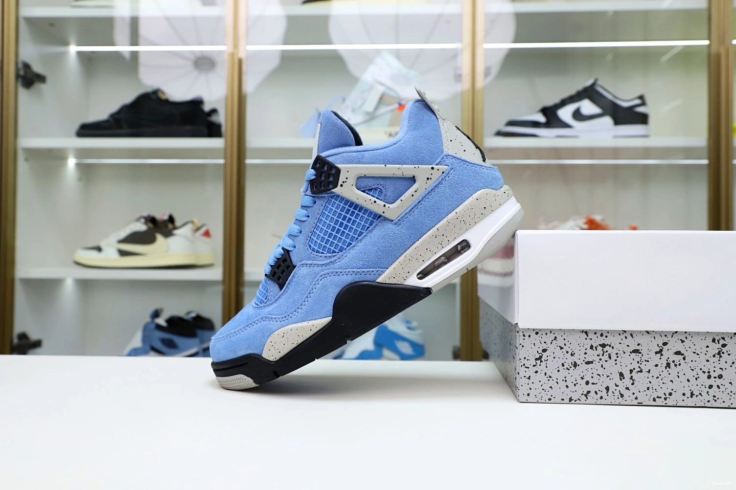 4 BLUE UNIVERSITY AIR JORDAN 0712